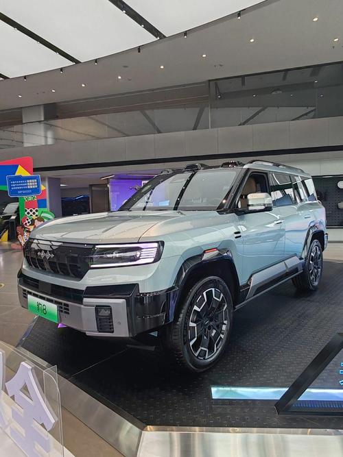 重庆176比亚迪方程豹硬派越野的爆款，英菲尼迪35周年与你共成长